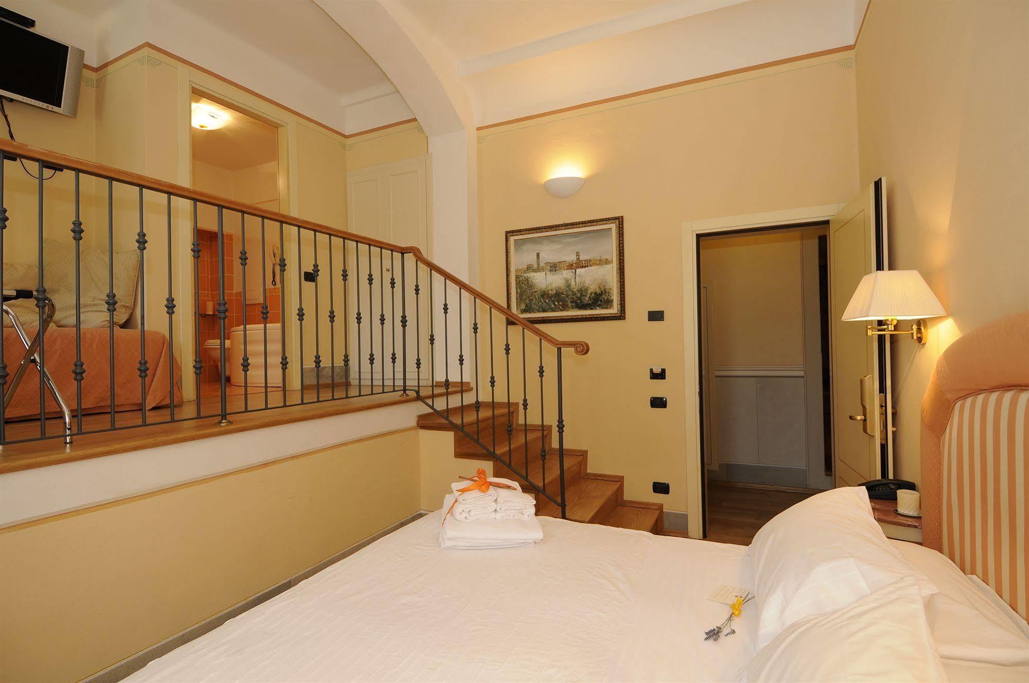 A Palazzo Busdraghi Residenza D'epoca Bed & Breakfast 4*